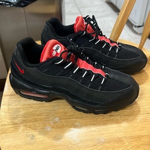 Nike size 10 air max 95